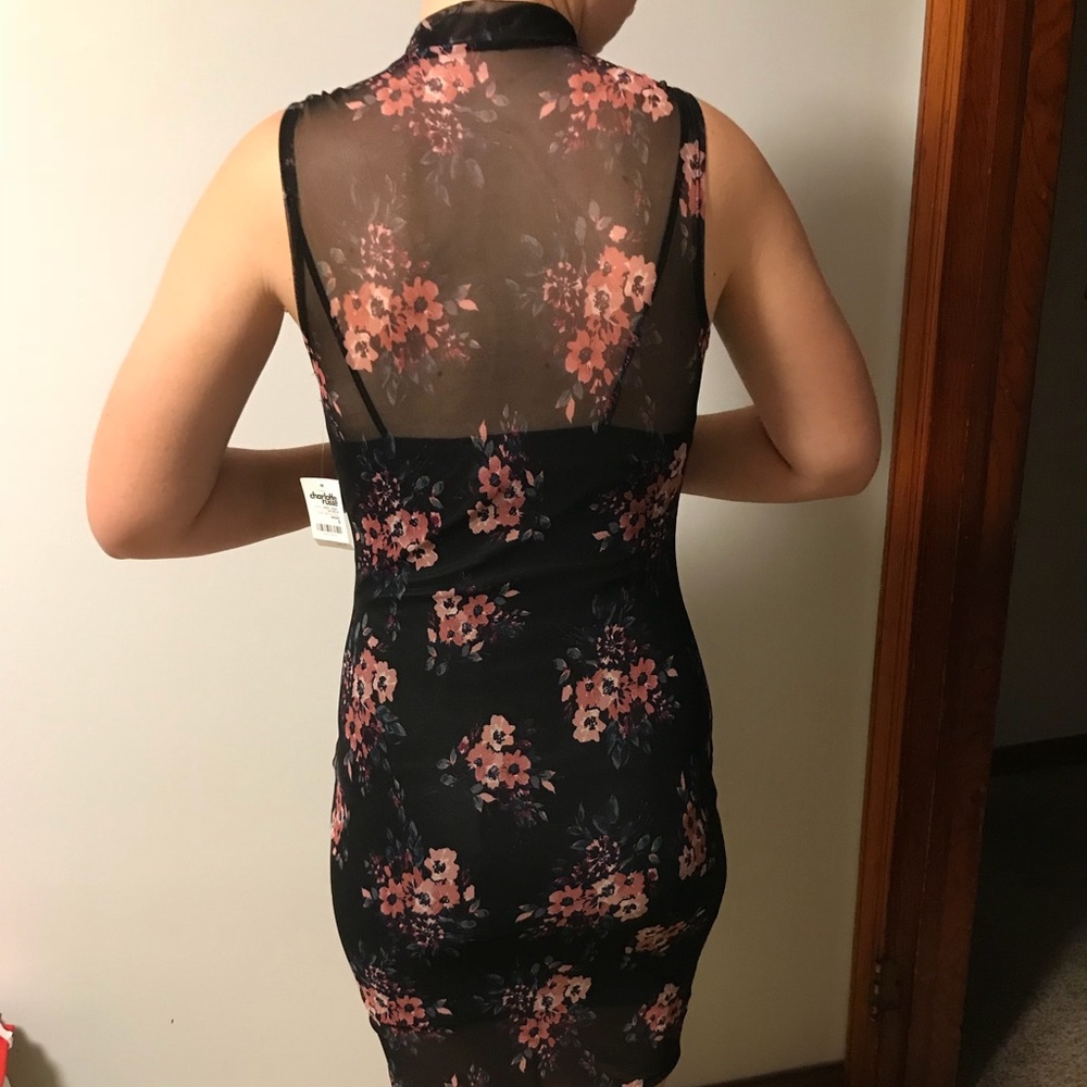 Dress - Picture 2 of 4